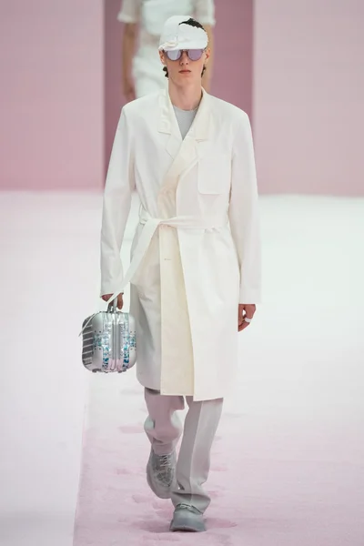 Look 12